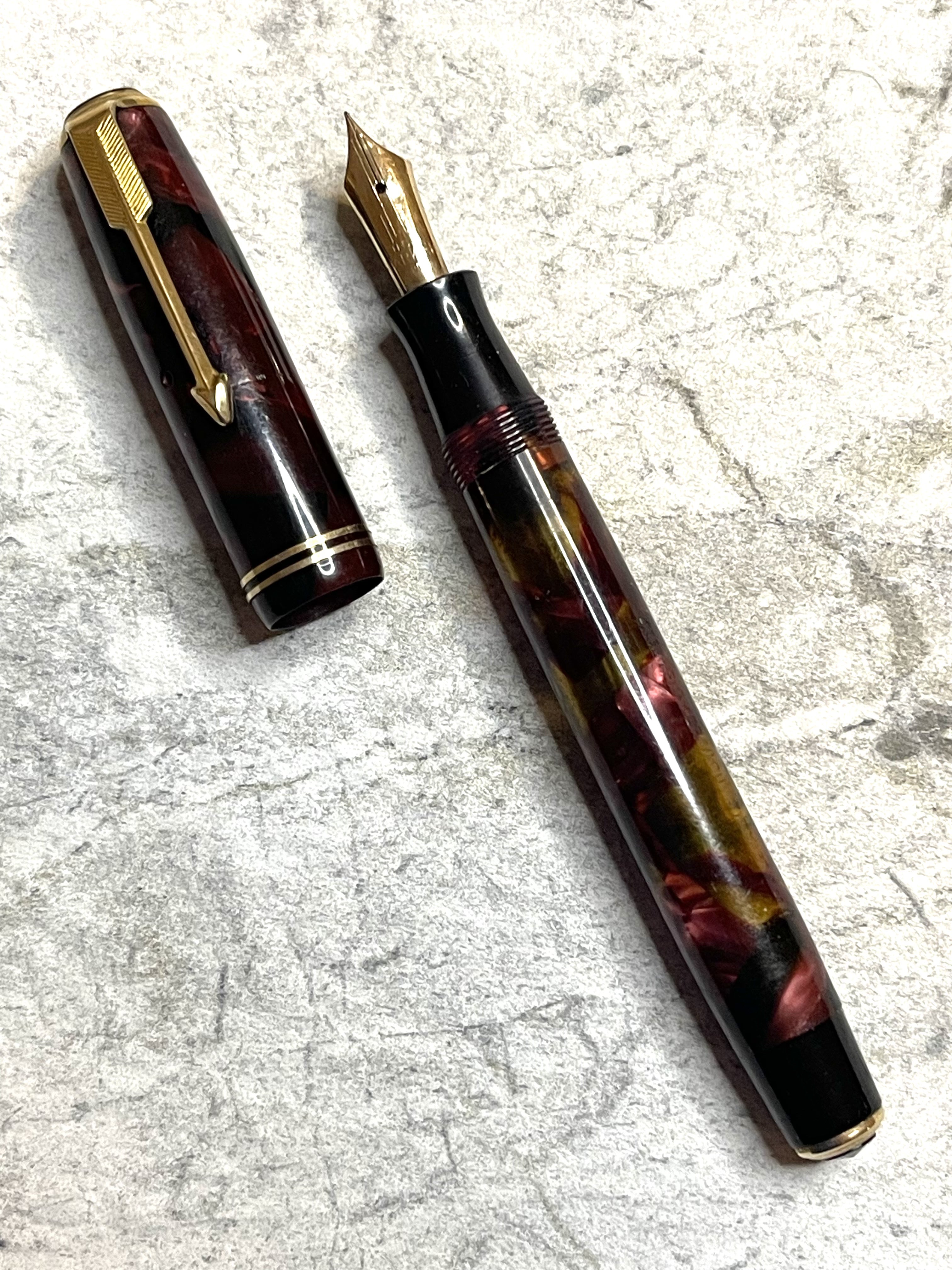 Parker Vacumatic Burgundy Pearl Marble Standard