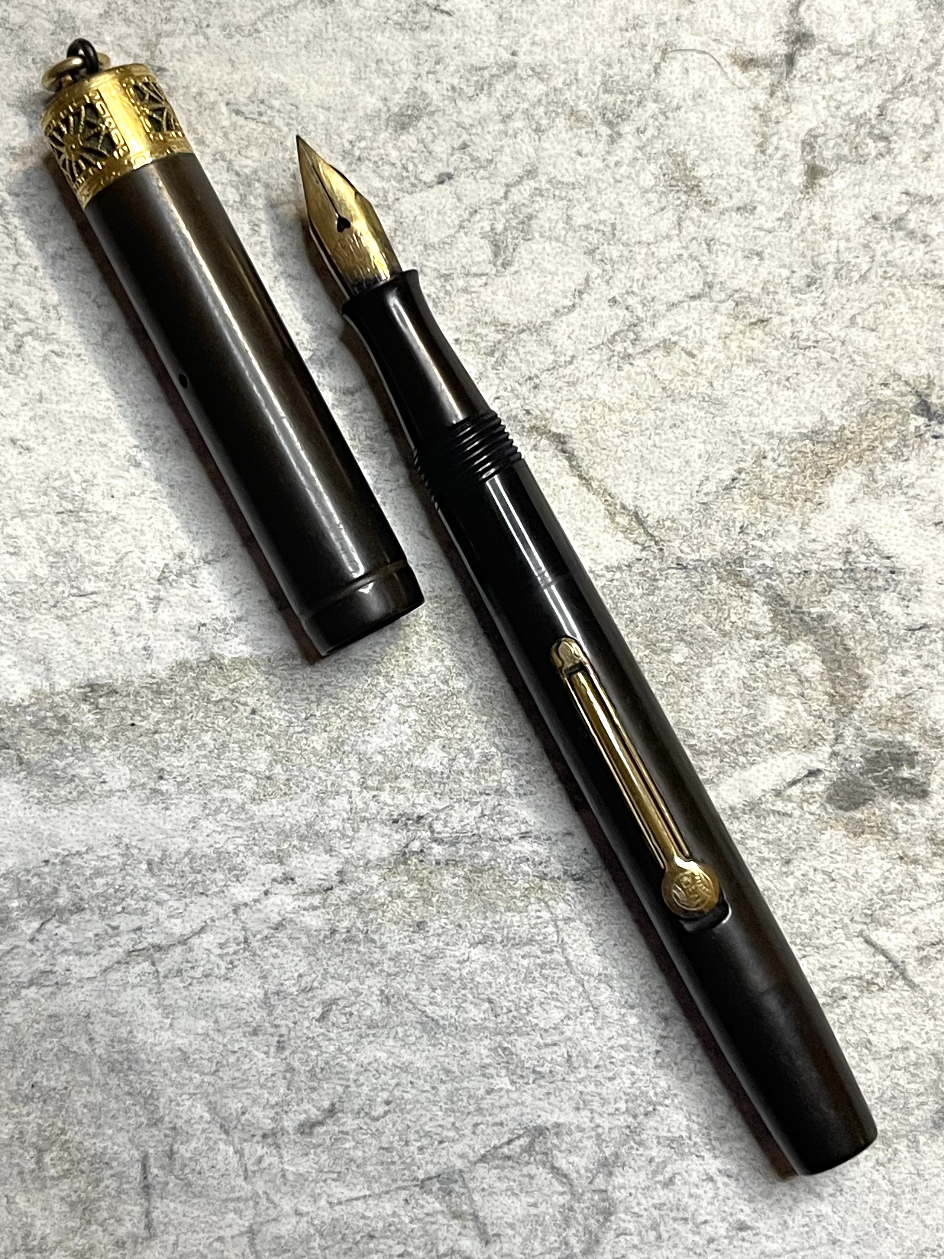 Waterman 52 ½ V Filigree Cap Top