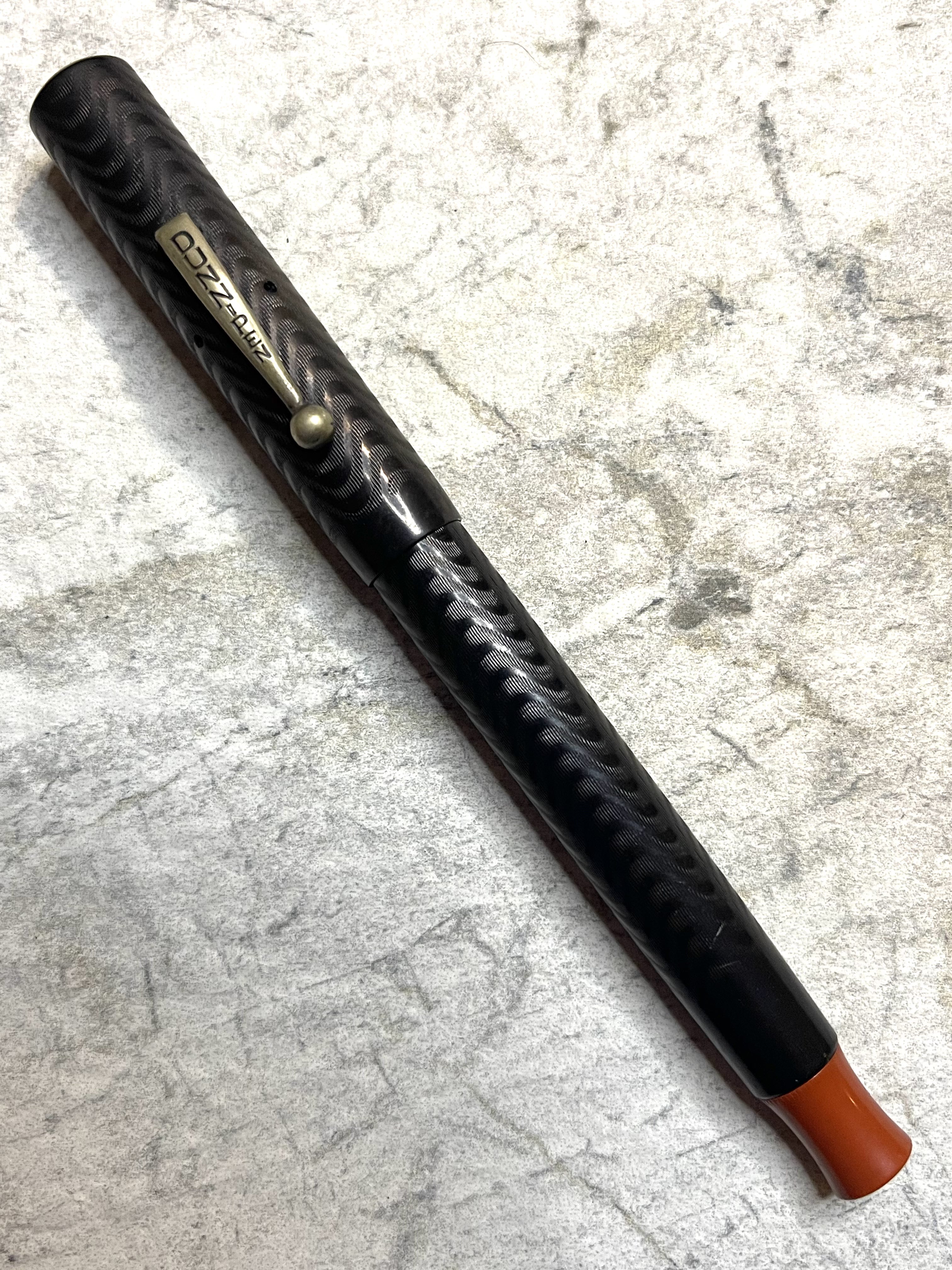 Dunn 4 Fountain Pen RHR Knob