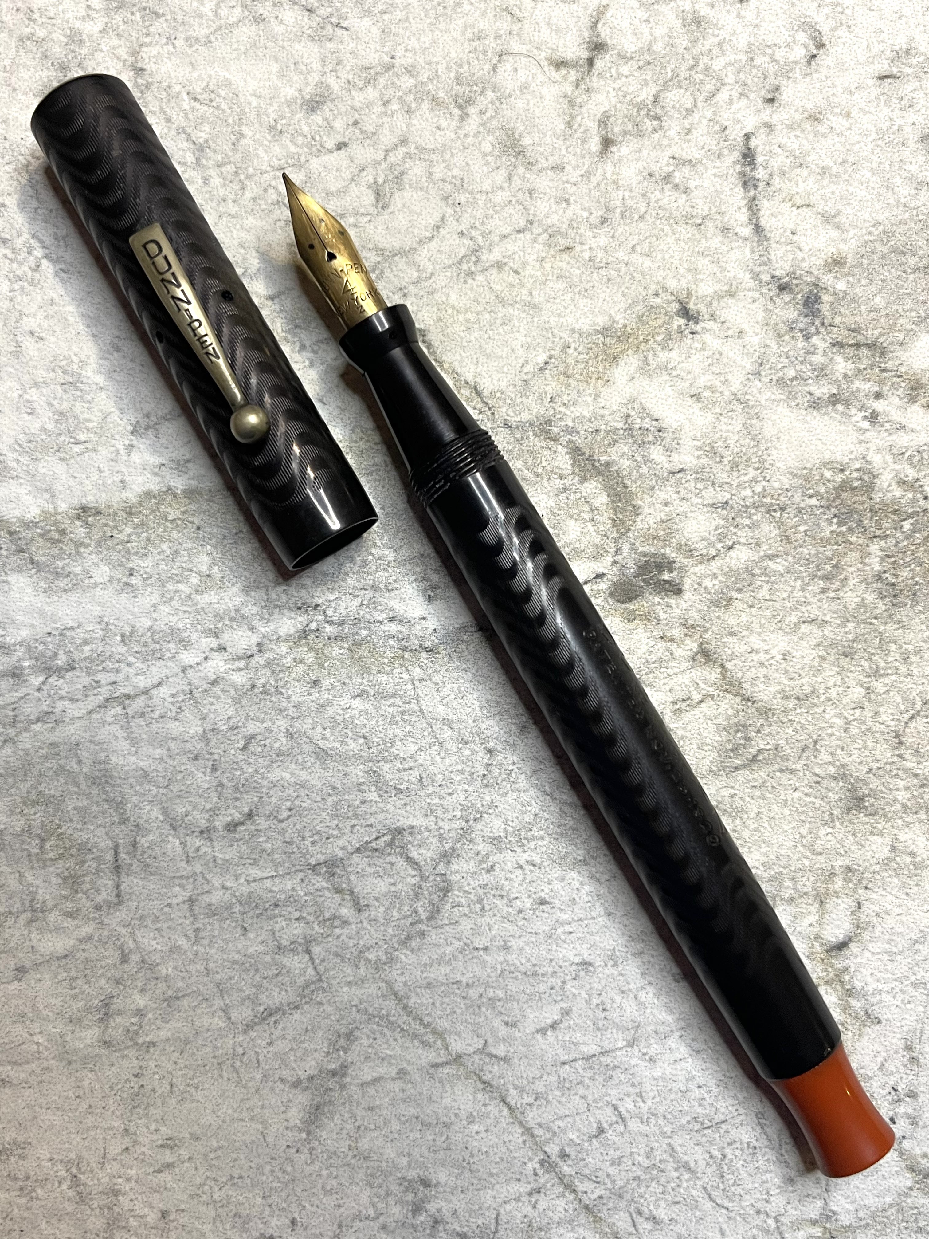 Dunn 4 Fountain Pen RHR Knob