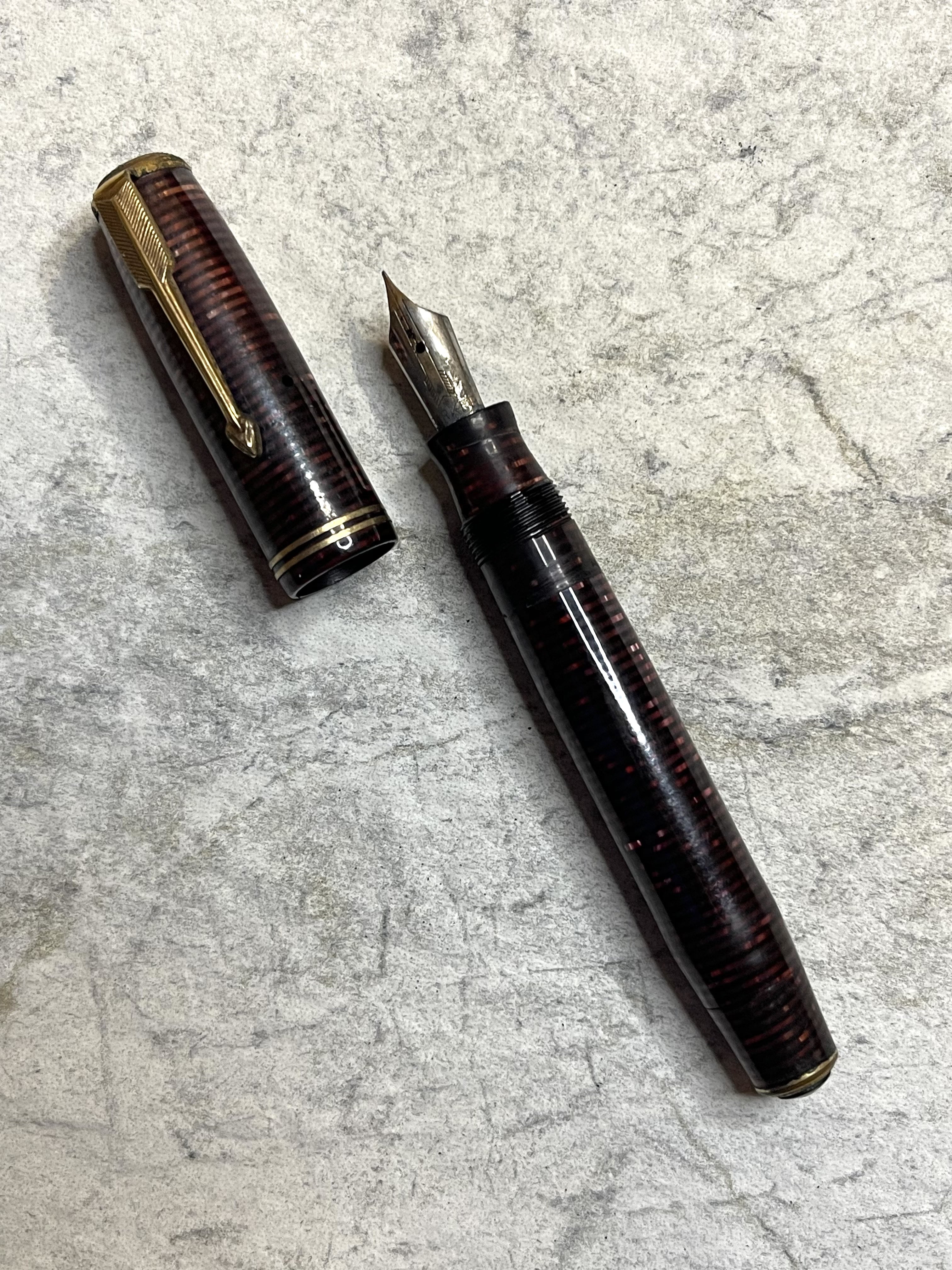 Parker Vacuum Filler Burgundy Pearl Stubby